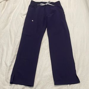 FIGS Kade cargo pants in size XS petite, color: Purple Jam